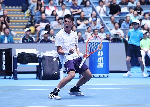 ATP杭州公开赛｜吴易昺在家乡首次杀入四强
