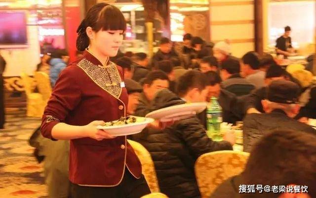 县城餐饮新贵：人均25元现炒快餐如何碾压传统食堂？