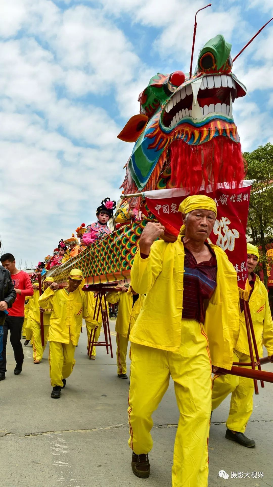 龙阁(万古神帝护龙阁)